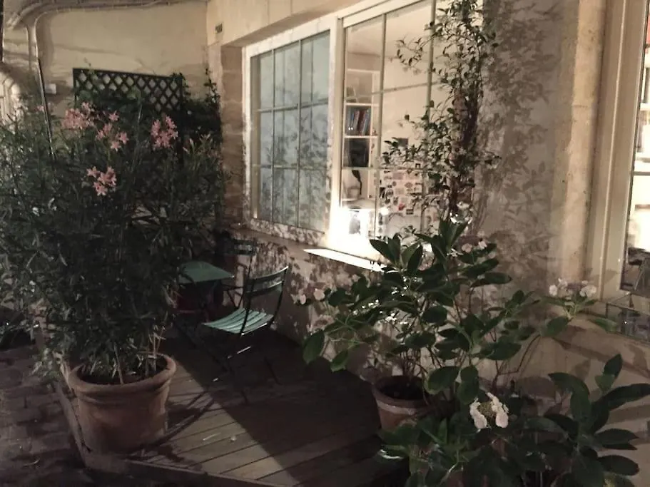 Duplex Sur 2 Etages - Le Marais - Centre Apartment Paris